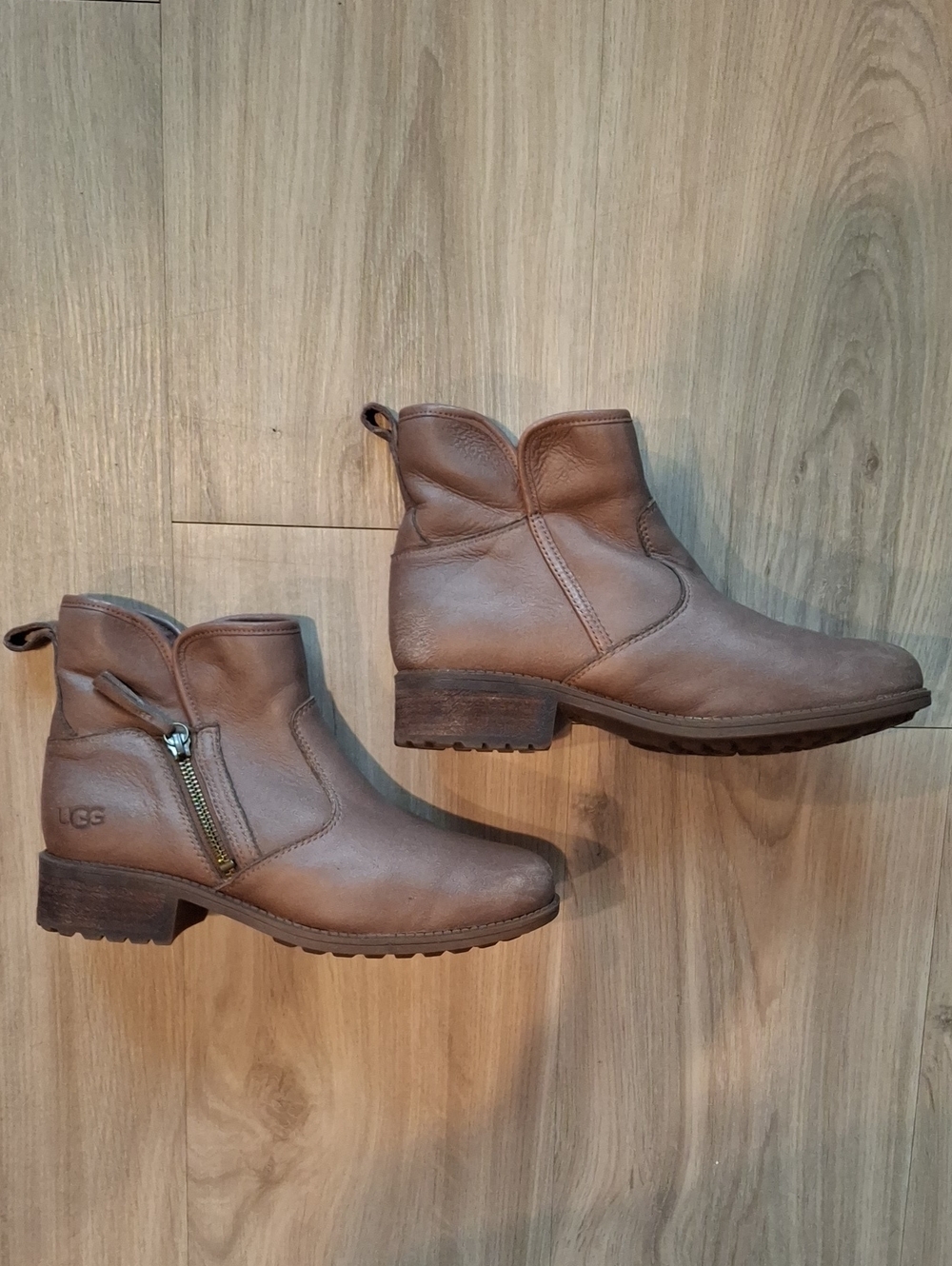 UGG Women's Tan Leather Zip Ankle Booties